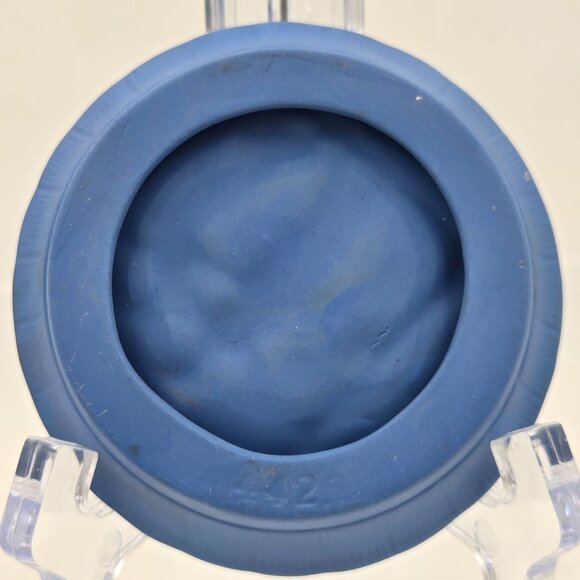 Jasperware Trinket Pin Dish Set of 2 Neoclassical Figures in White Relief - Picture 3 of 9